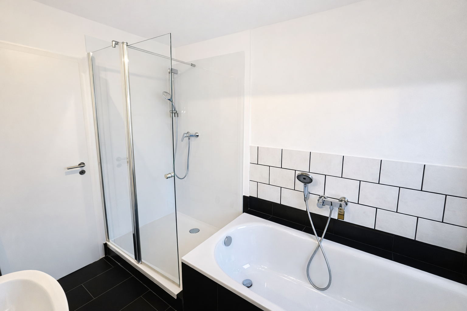 Zentrale 3-Zi Wohnung Karlsruhe | 2 Balkone & WLAN Bild 8